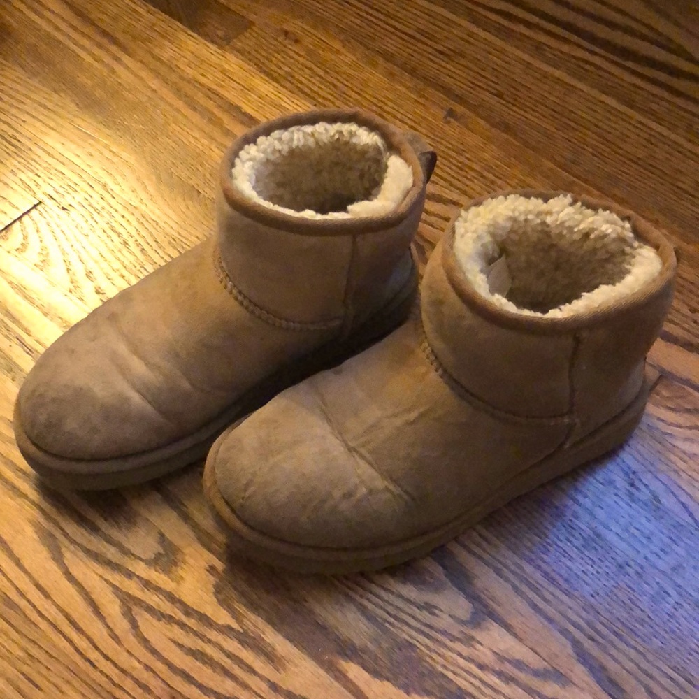 Chestnut UGG Shortie Boots